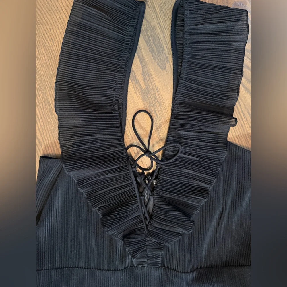 Express Black Pleated Mini Dress - Picture 4 of 8